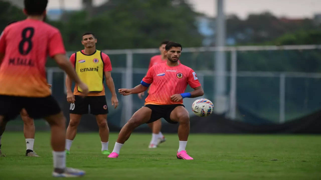 Anwar Ali in a East Bengal practice session