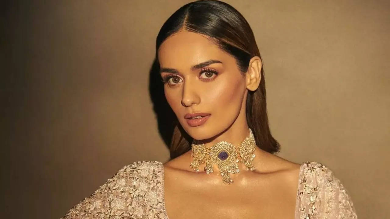 Manushi Chhillar's Double Dating Secret Revealed! See Post