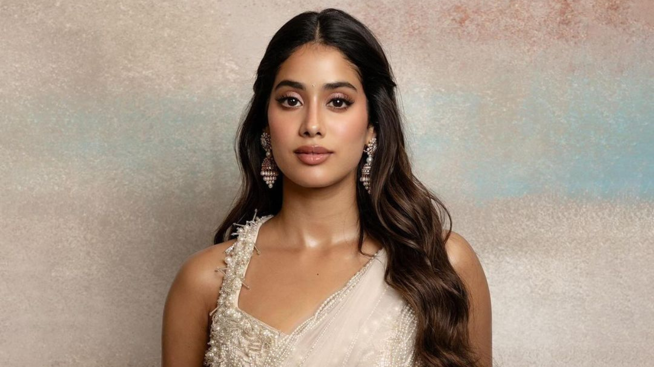 Decoding Janhvi Kapoor's Ocean-Inspired Half Saree