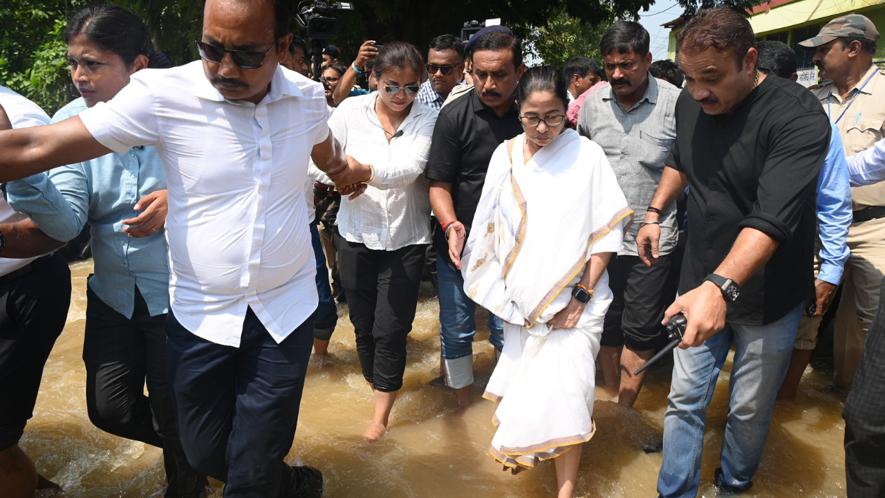 Mamata Banerjee during a visit to the flood affected regions of Panskura