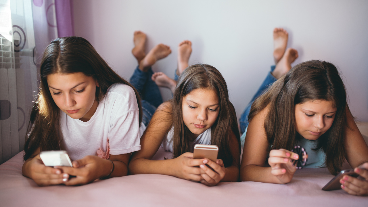 Teens on social media (Credit-Canva)