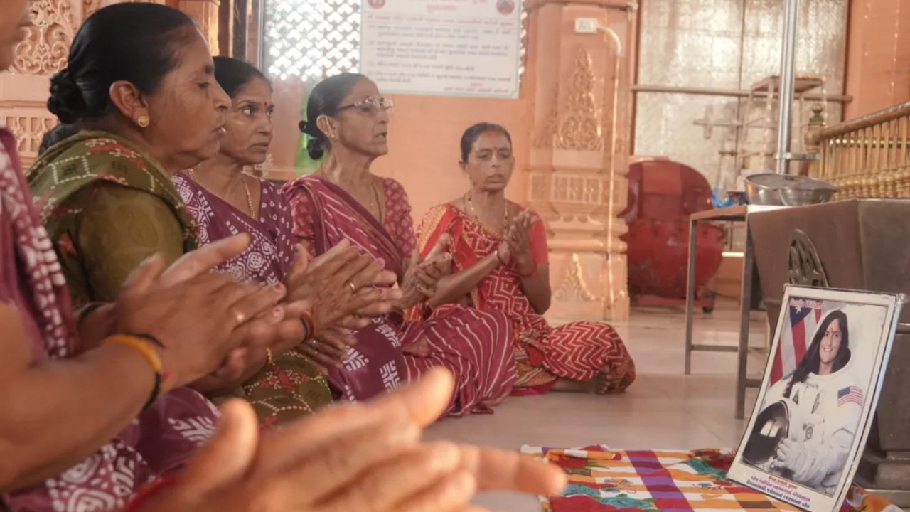 People in Jhulasan have been offering daily prayers for Sunita Williams