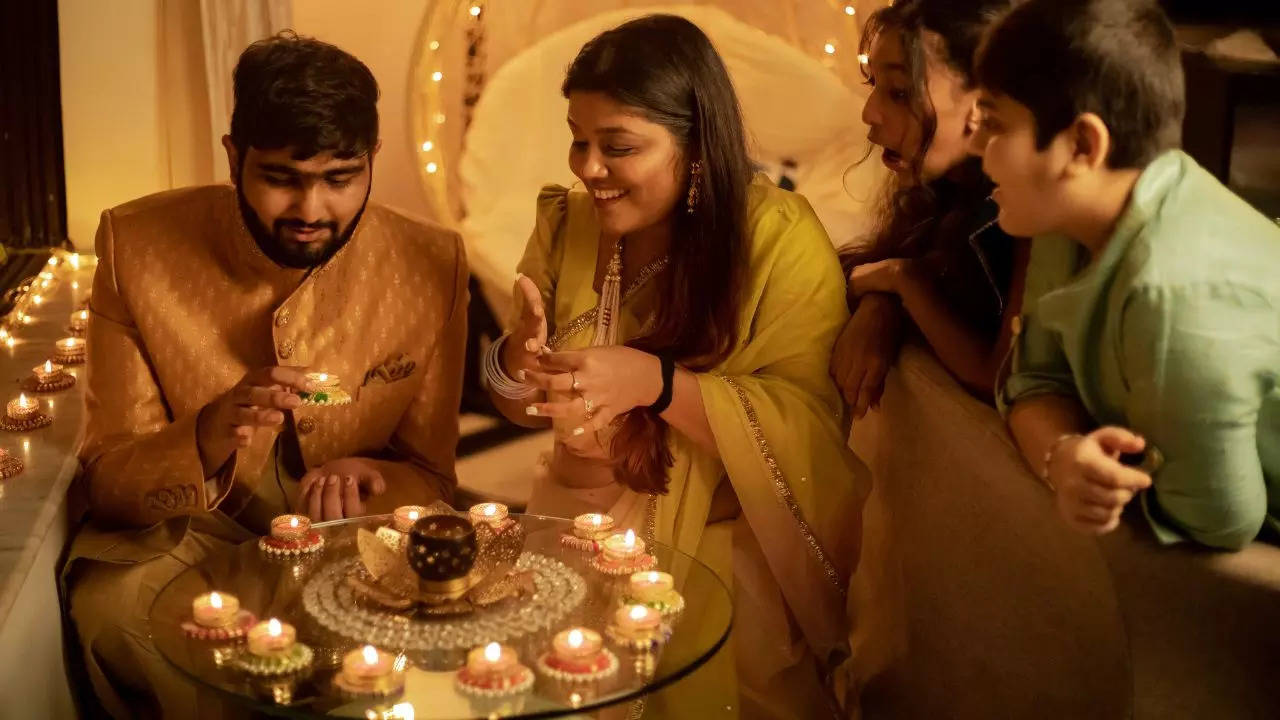 Diwali 2024 Date Calendar know about dhanteras to bhai dooj total Schedule