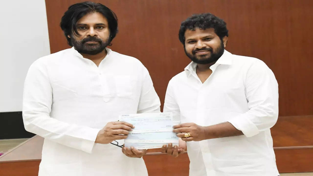 Hyper Aadi With Pawan Kalyan