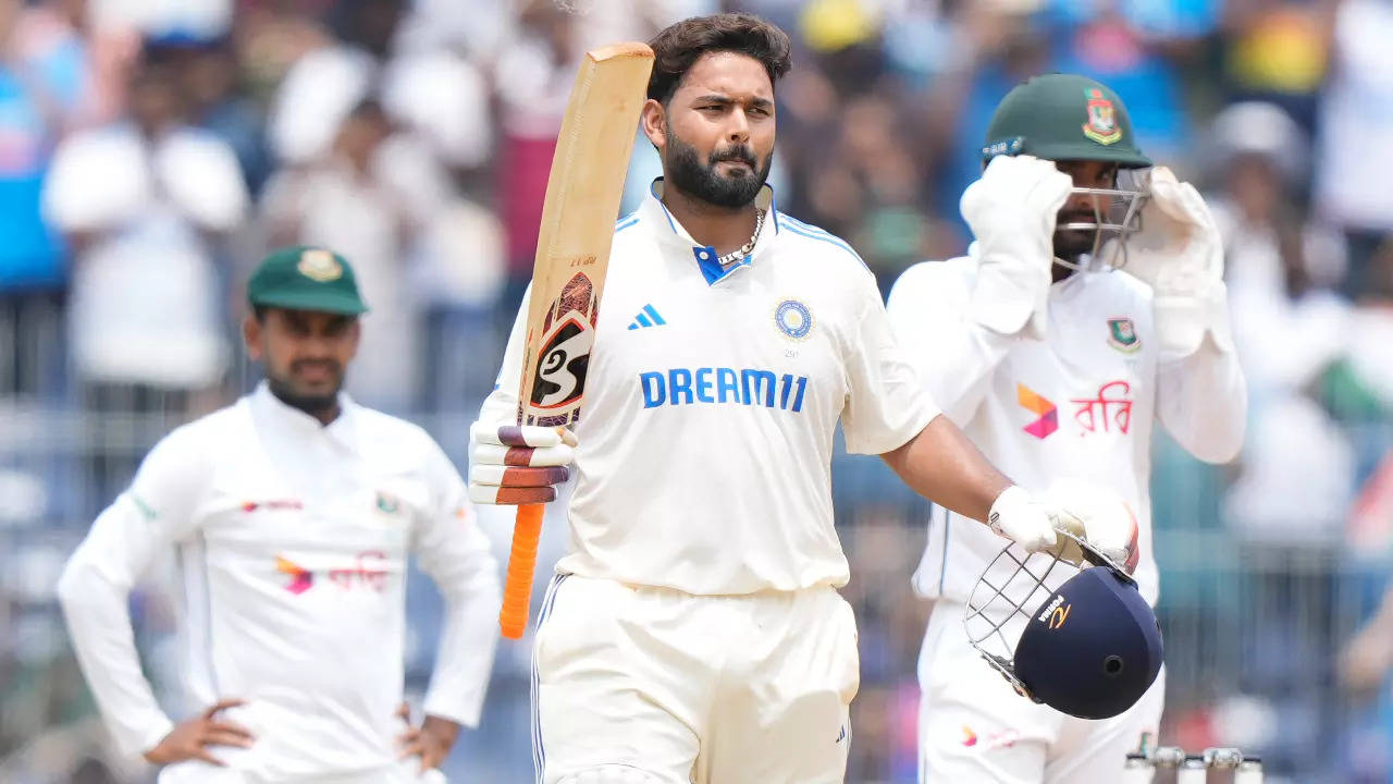 Rishabh Pant Matches MS Dhoni's Test Record With Sixth Test Hundred