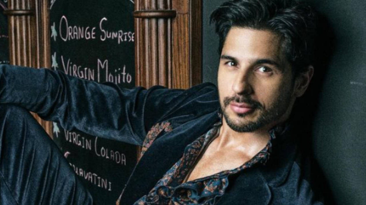 Sidharth Malhotra In Talks For Panchayat Director's Next After Signing Race 4, Untitled Dinesh Vijan Film - Report