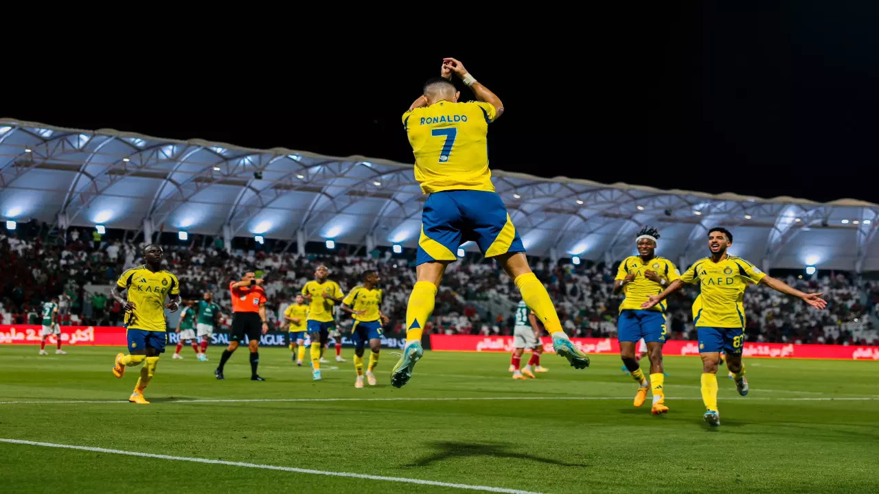 Cristiano Ronaldo celebrates his goal