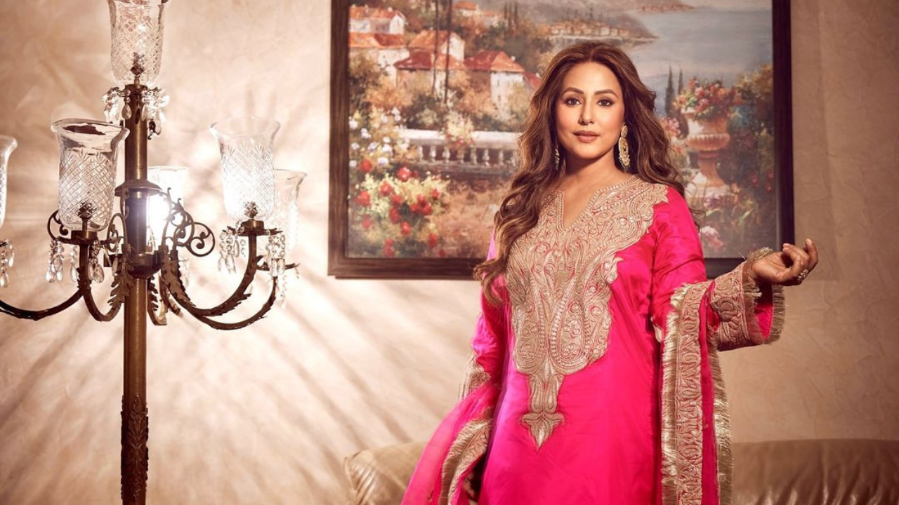 Decoding Hina Khan's latest traditional look