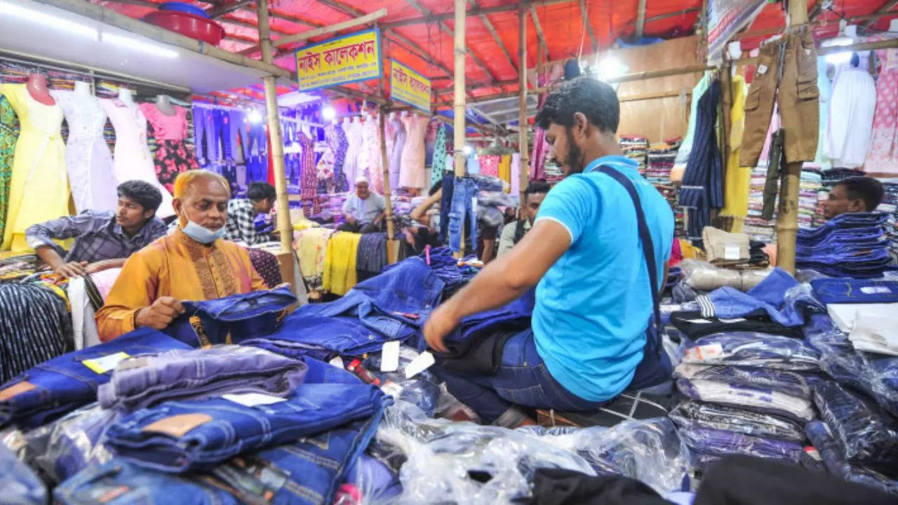 Durga Puja Shopping here some best marketplace in Kolkata for festival shopping