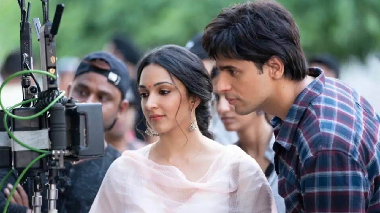 Sidharth Malhotra Has The Cutest Reaction As He Shares Shershaah Songs' Clip Ft Wifey Kiara Advani