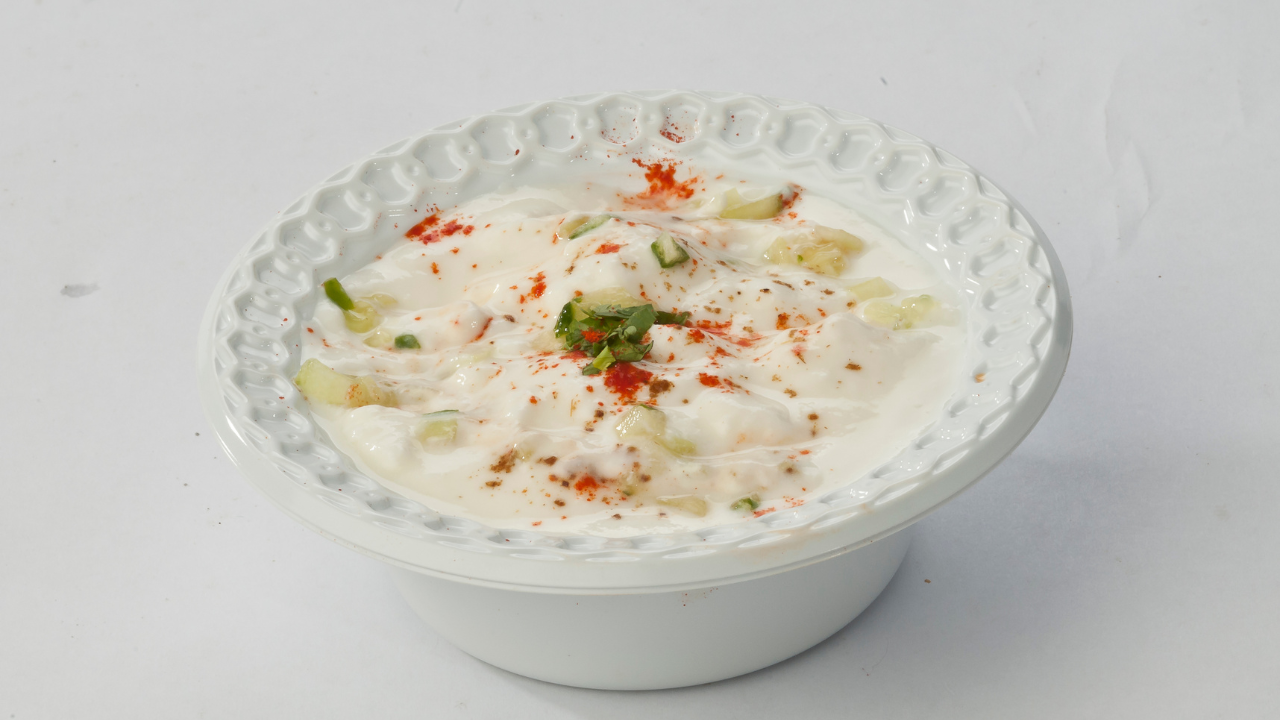 Maharashtrian Style Peru Koshimbir-  Guava Raita To Try With Veg Pulao This Weekend