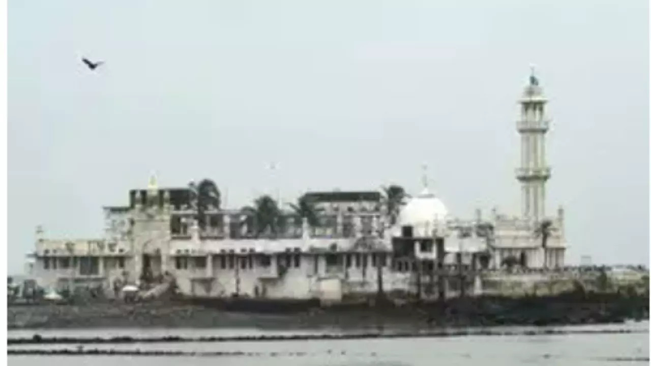 Haji Ali Dargah Receives Bomb Threat Call