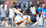 He Has Lot Of Gilchrist In Him Yuvraj Singh Reserves Big Praise For Rishabh Pant