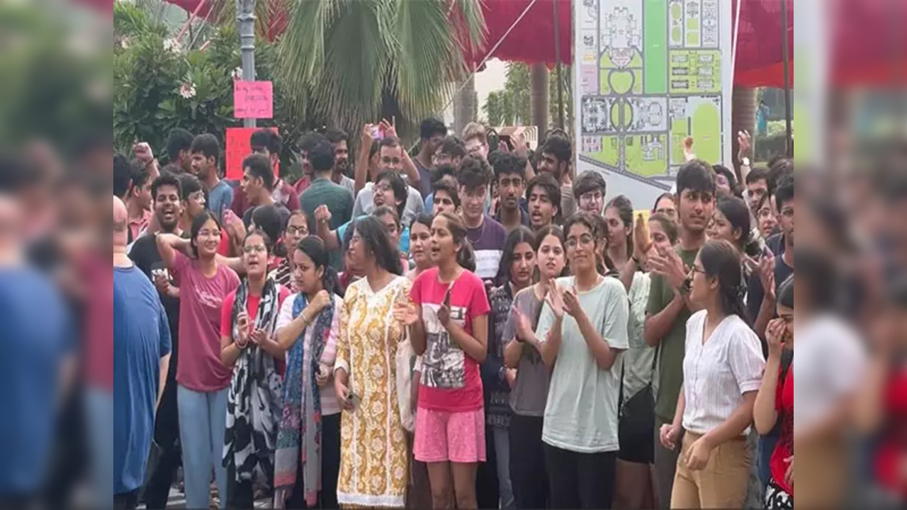 Breaking News LIVE Patiala Law Varsity Students Protest Enters Day 5 Demand VCs Resignation