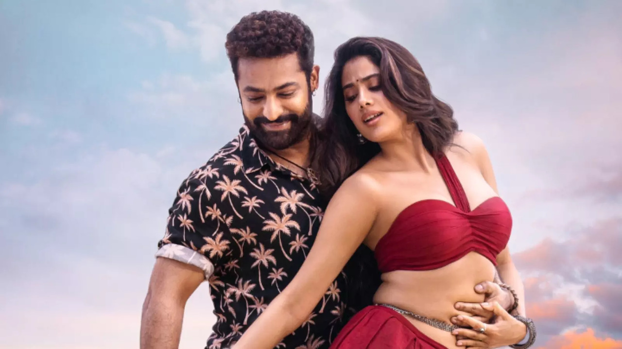 Devara Movie Review And Release Live Updates Jr NTR Janhvi Kapoors Chuttamalle Song Takes Over Screen