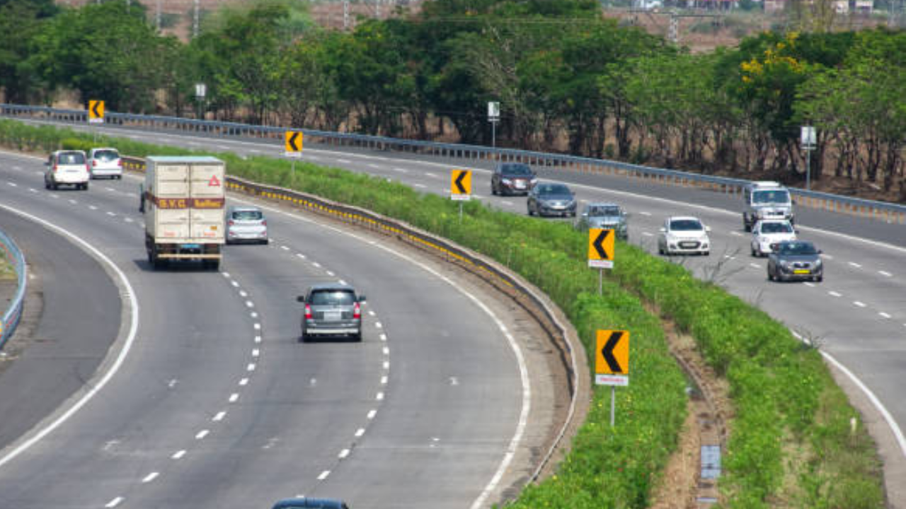 Gurgaon-Pataudi-Rewari national highway (Representational Image)