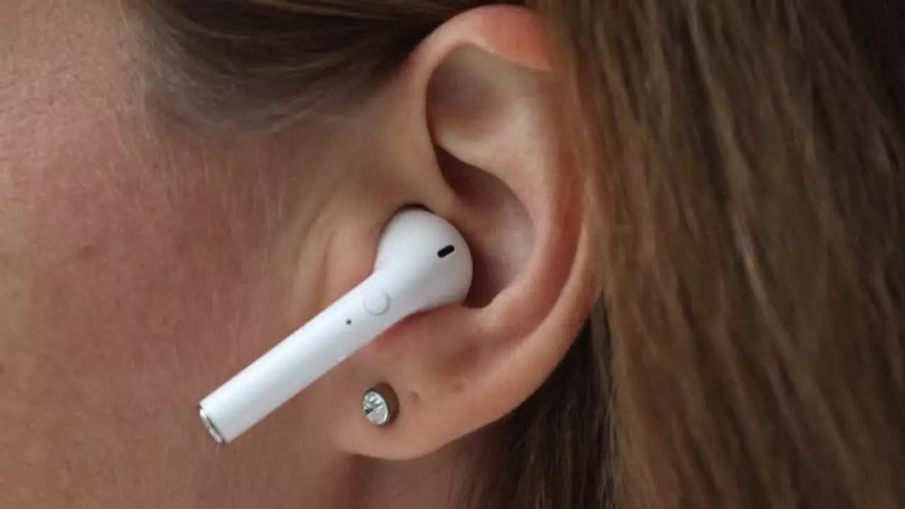 Woman Loses Hearing After Earbuds Blast In Her Ears: Tips To Use It Safely