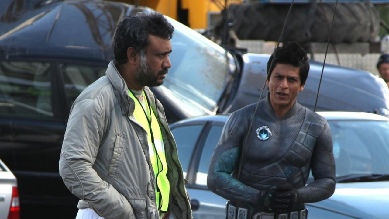 Shah Rukh Khan's Ra.One Director Anubhav Sinha Shares SRK Once Asked Him To Leave Little Early: We Reached Nightclub...