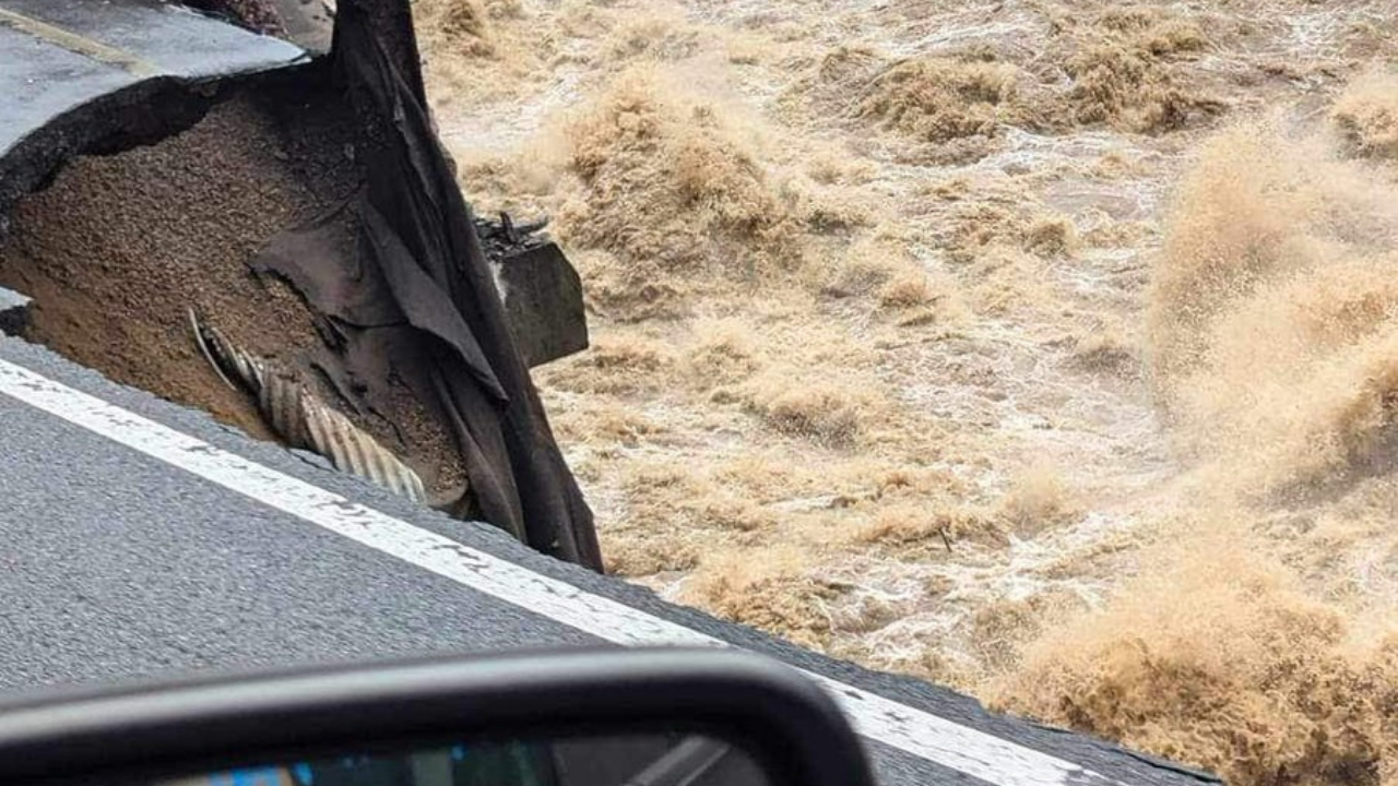 i 40 swallowed by floods