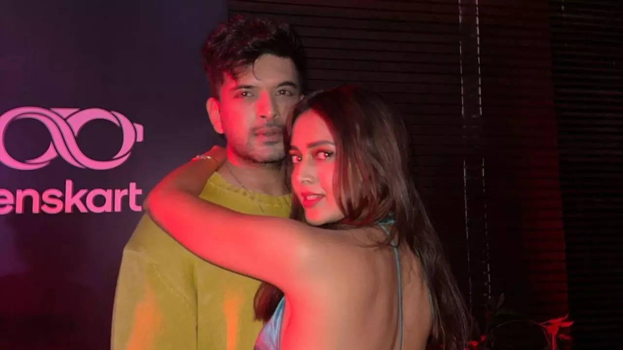 Karan Kundrra Gives Befitting Reply To TejRan Haters With Sensuous Pics With Tejasswi Prakash