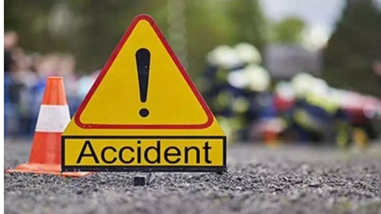 Breaking News LIVE 9 Killed Nearly 20 Injured After Bus Collides With Stationary Truck In MPs Maihar