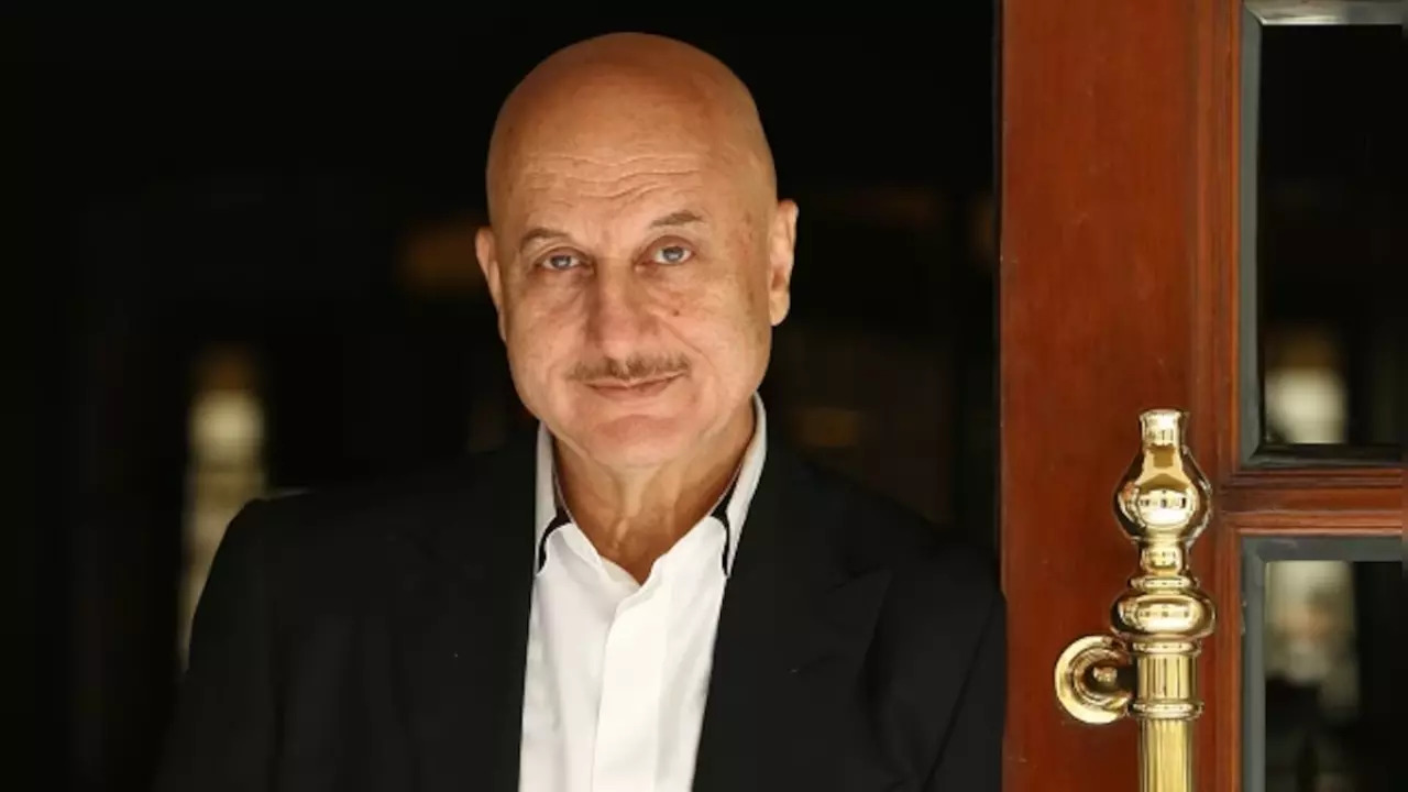 Anupam Kher REACTS After His Student Finds Cockroach In Omlette Served On Flight