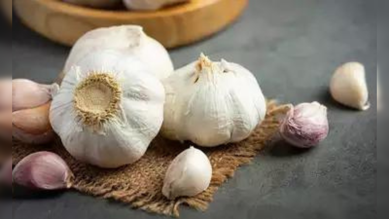 how to identify healthy lndian  garlic and unhealthy chinese pesticide  garlic