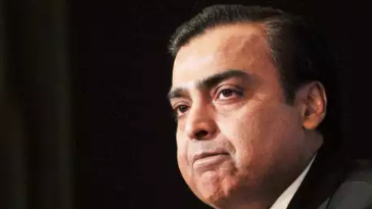 Reliance Industries Loses Rs 80,000 Crore in Market Value as Shares Tumble