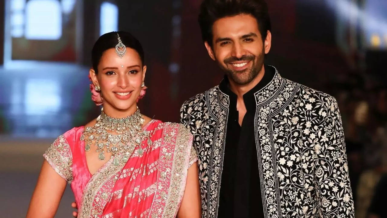 Kartik Aaryan And Triptii Dimri Turn Showstoppers For Manish Malhotra's Fashion Show Celebrating Cancer Survivors