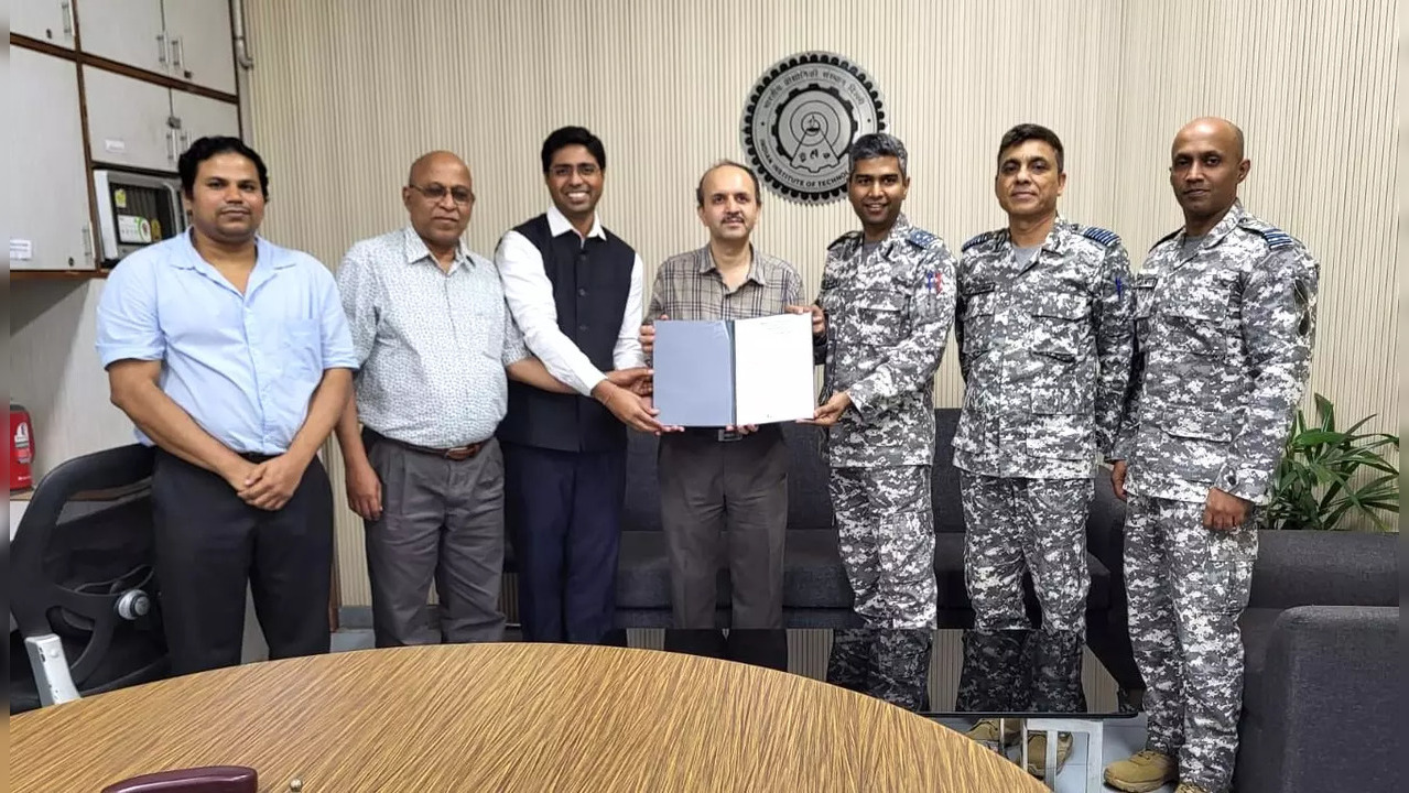 IIT Delhi Signs MoU With IAF to Advance Innovative Technologies For Aviation Textiles