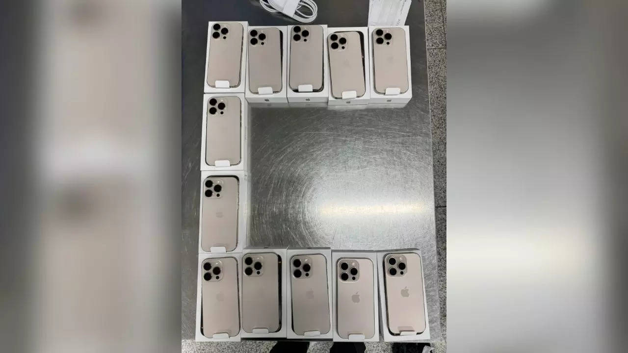 Customs big iPhone seizure at Delhi IGI airport