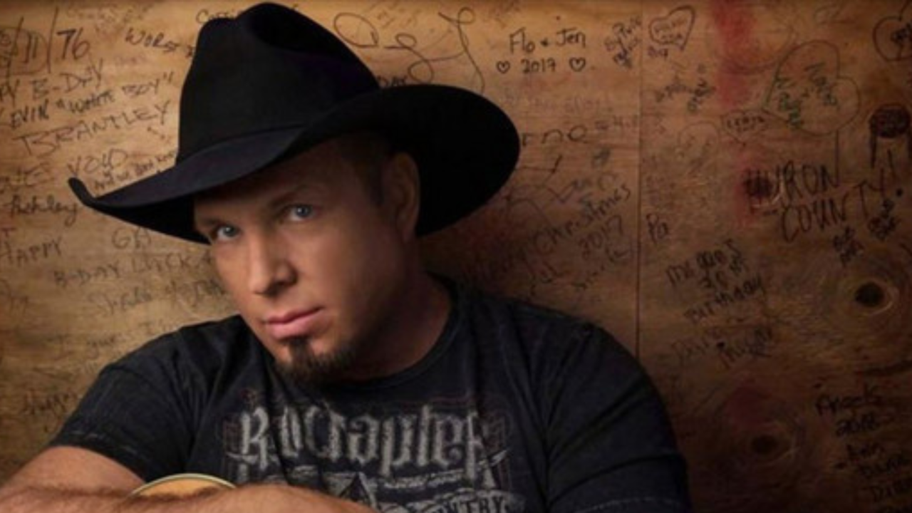 Country Singer Garth Brooks Accused Of Rape And Assault By Makeup Artist, Releases Statement Denying Claims