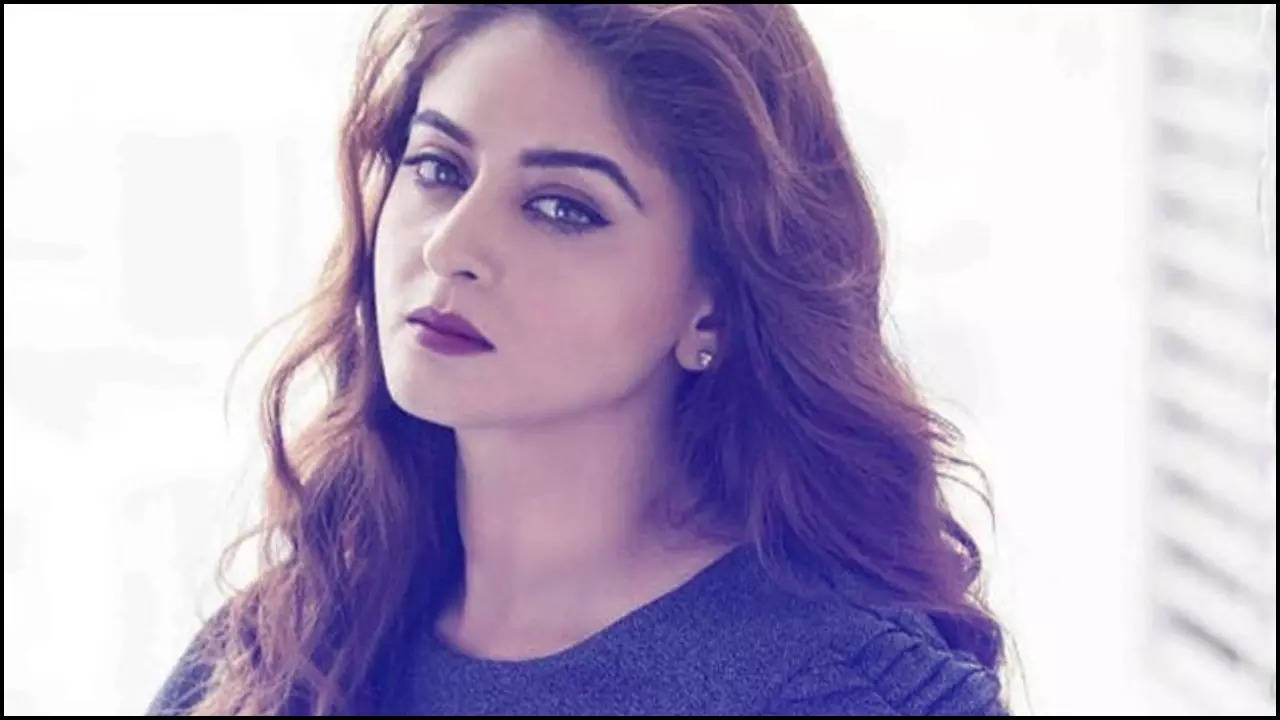 mahhi vij hospitalised due to chikungunya