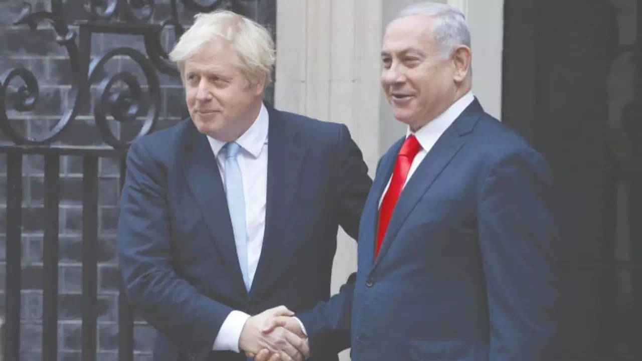 Boris Johnson with Benjamin Netanyahu (Reuters/File)