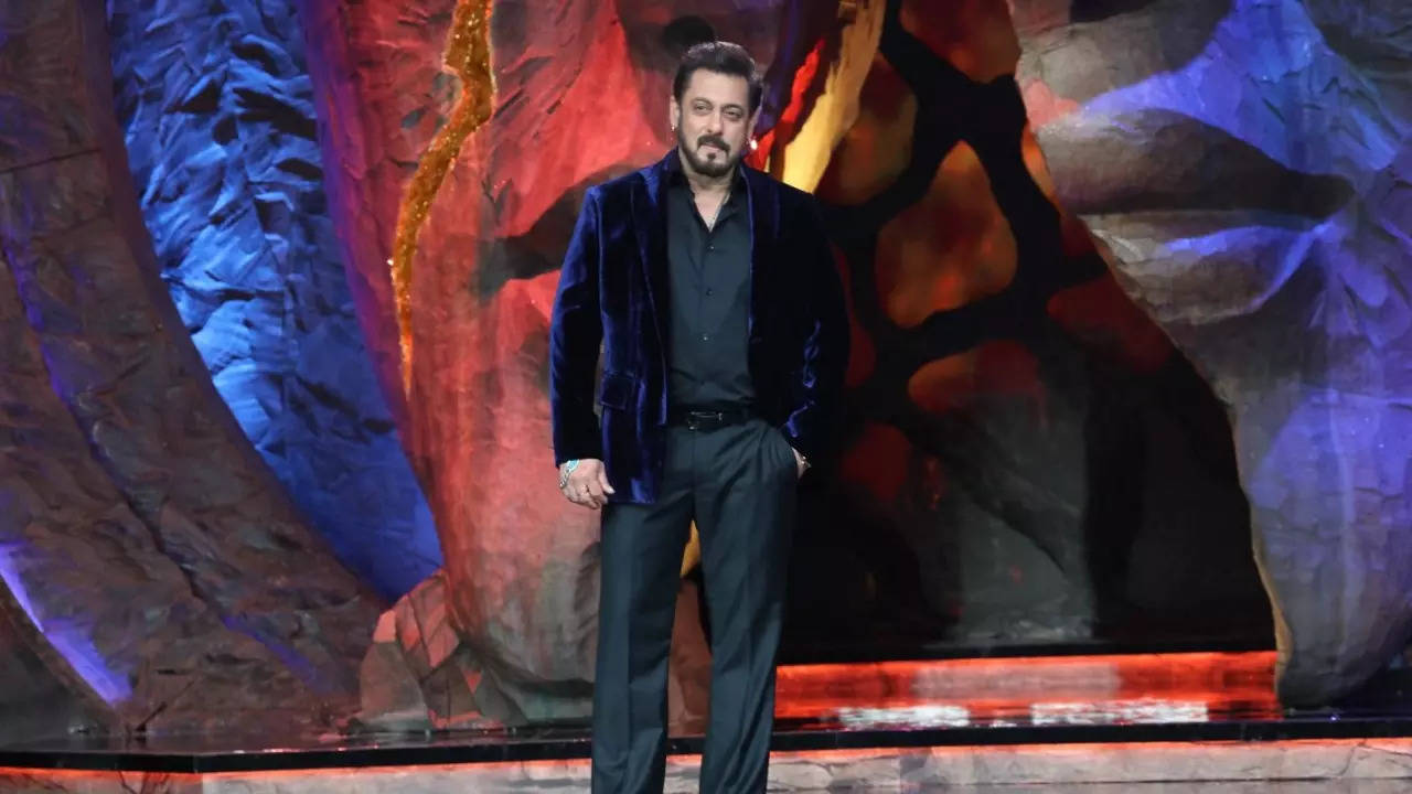 Salman Khan’s First Look From Bigg Boss 18 Grand Premiere Shoot Is Out - See Pics