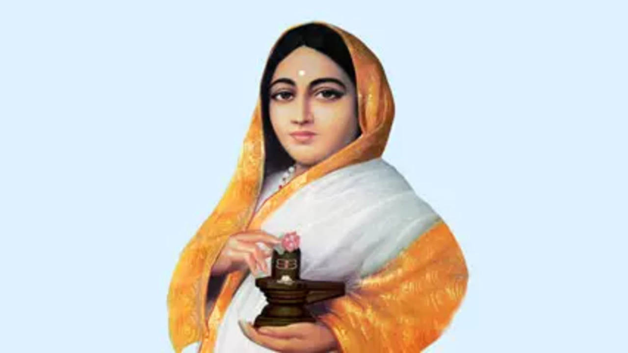 Ahilyabai_holkar_320