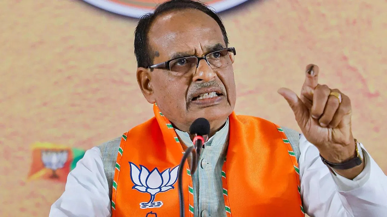 Shivraj Chouhan Says 'Soren Govt Favouring Infiltrators'