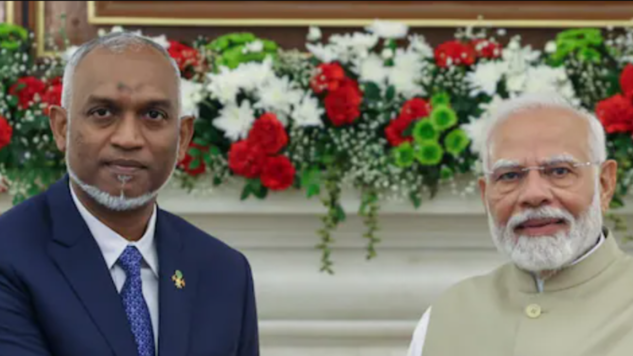 PM Modi meets Maldives President Mohamed Muizzu