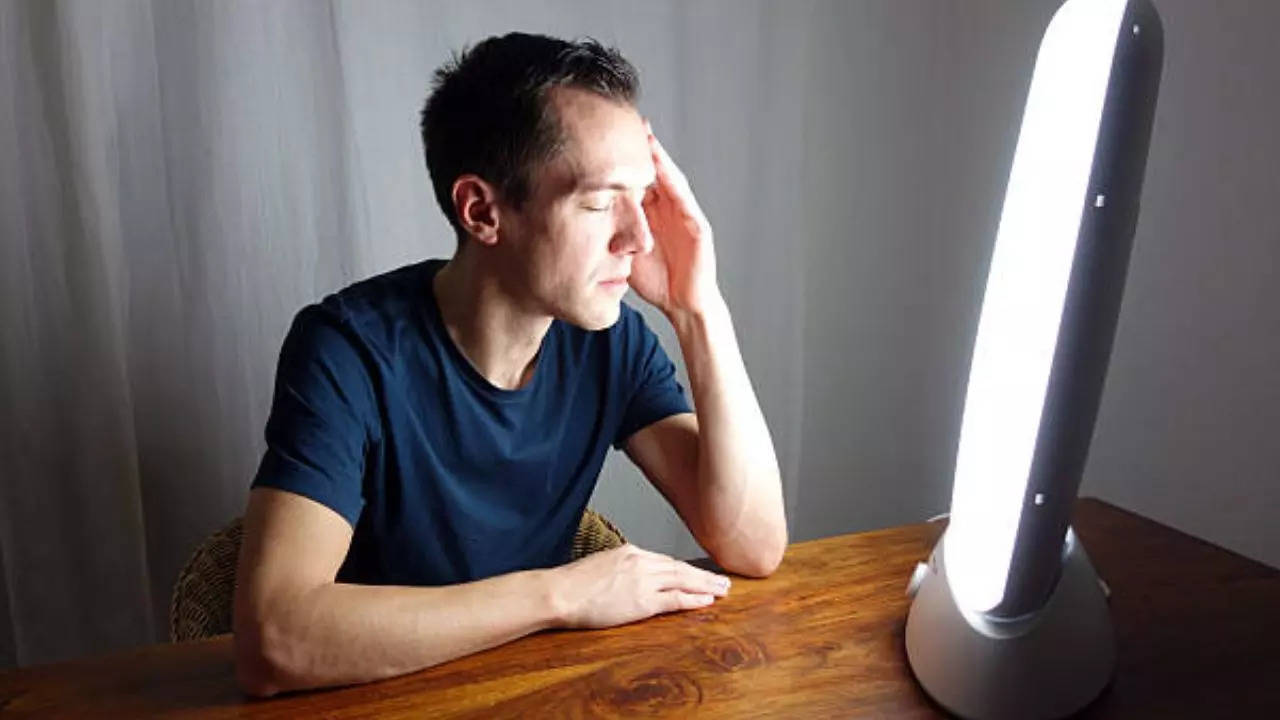 Bright Light Therapy May Help Combat Depression: Study