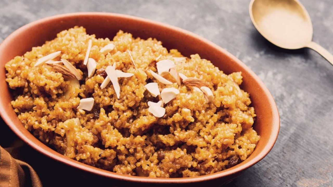 Gujarati Broken Wheat Fada Ni Lapsi- Jaggery Flavoured Dessert For Festive Days