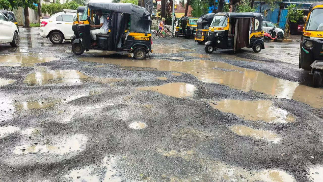 HC Revives PIL On Potholes And Poor Road Conditions