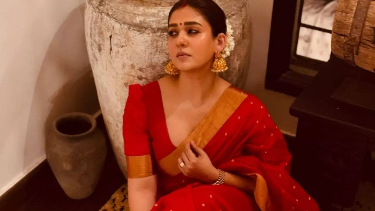 Nayanthara red saree look