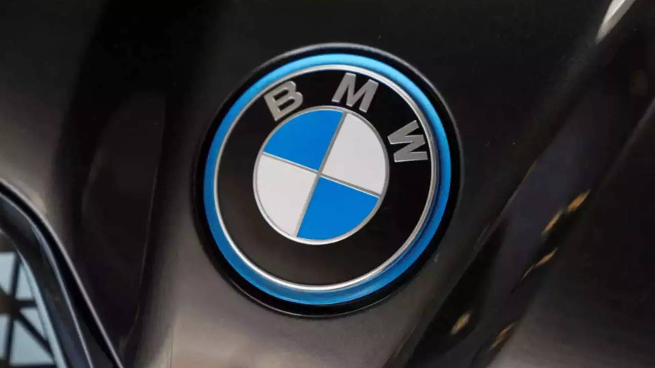 BMW logo Times Drive