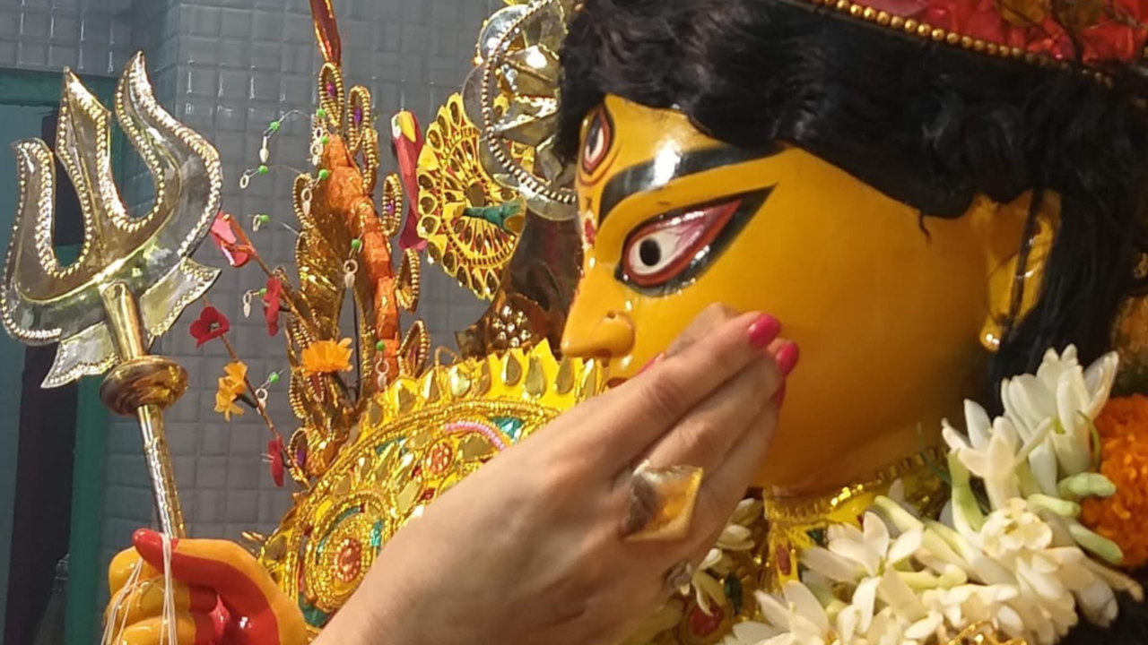 Savouring Tradition across traditional barir pujo in Kolkata: The Diverse Bhog Offerings To Goddess Durga (Pic: Ayandrali Dutta)