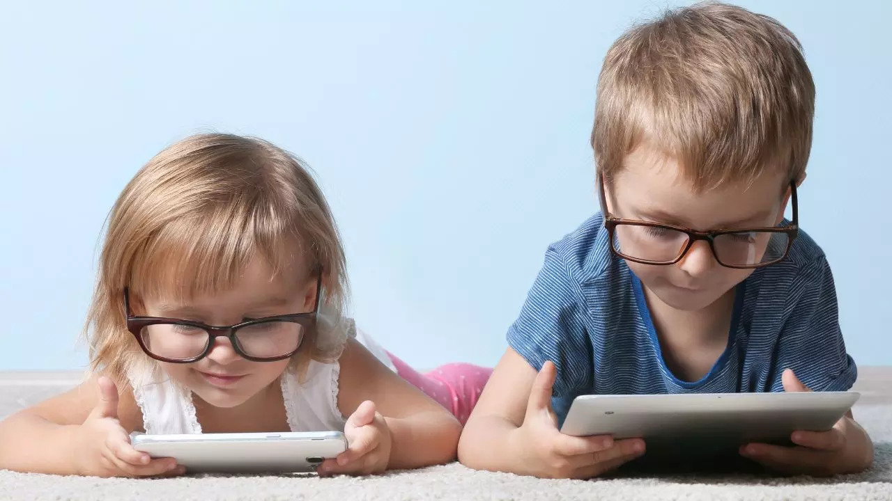 Expert Explains How ​Increased Screen Time Can Impact Your Child’s Mental Health