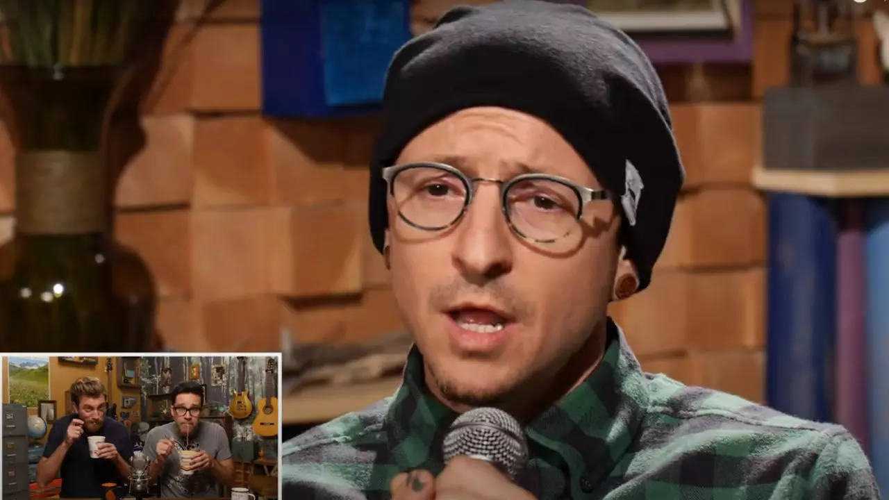 Linkin Park ex-vocalist Chester Bennington sings 'Cup o' Noodles. | Courtesy: Good Mythical Morning