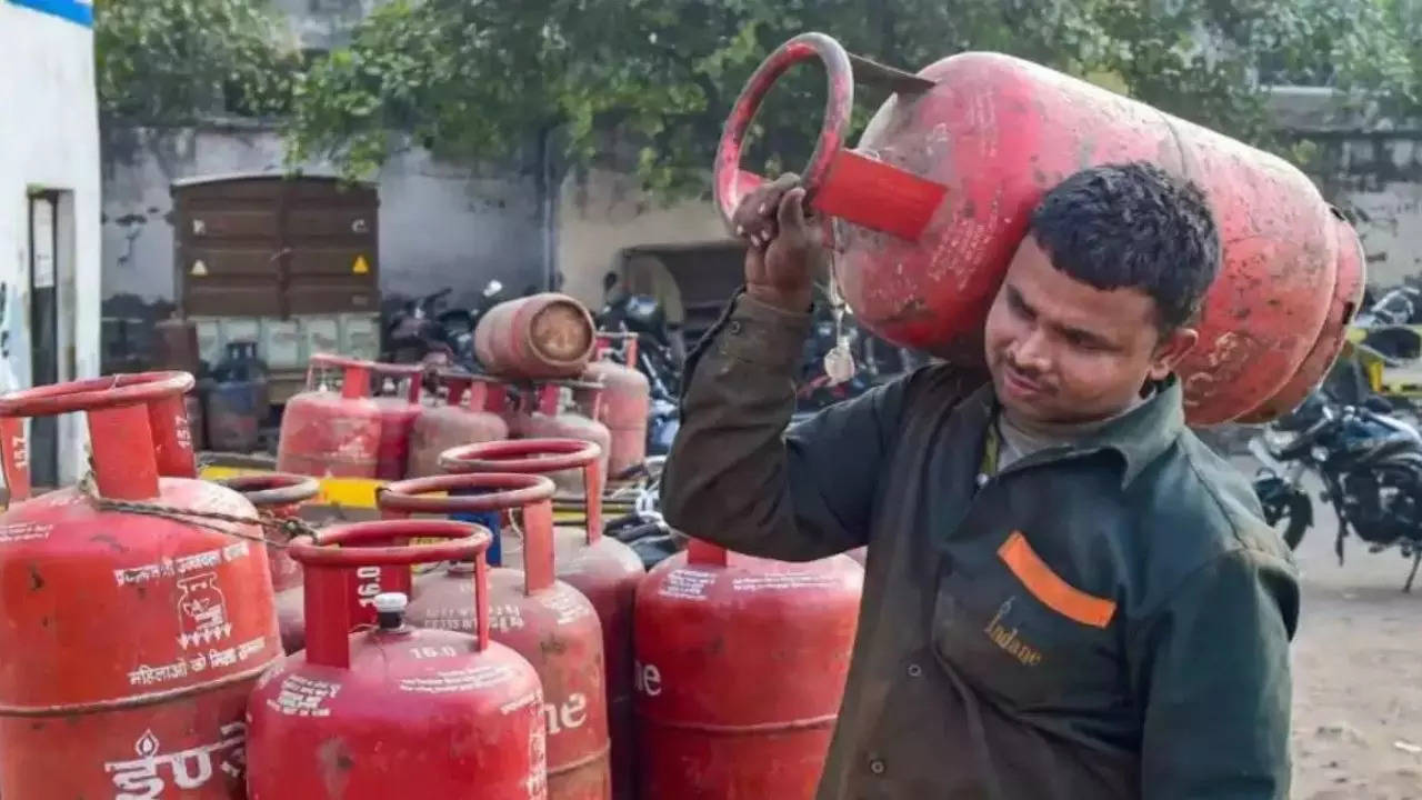 LPG Cylinder how to check LPG Cylinder validity date know here