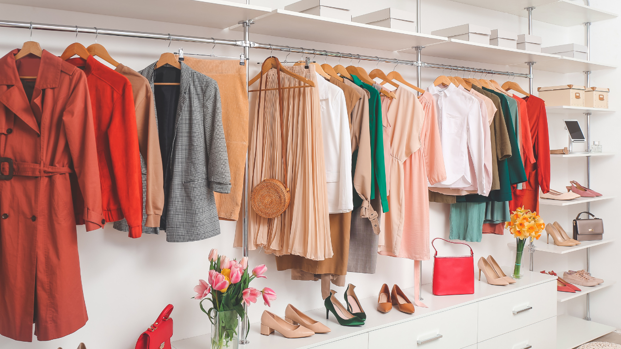 How To Organise Wardrobe Without Shelves