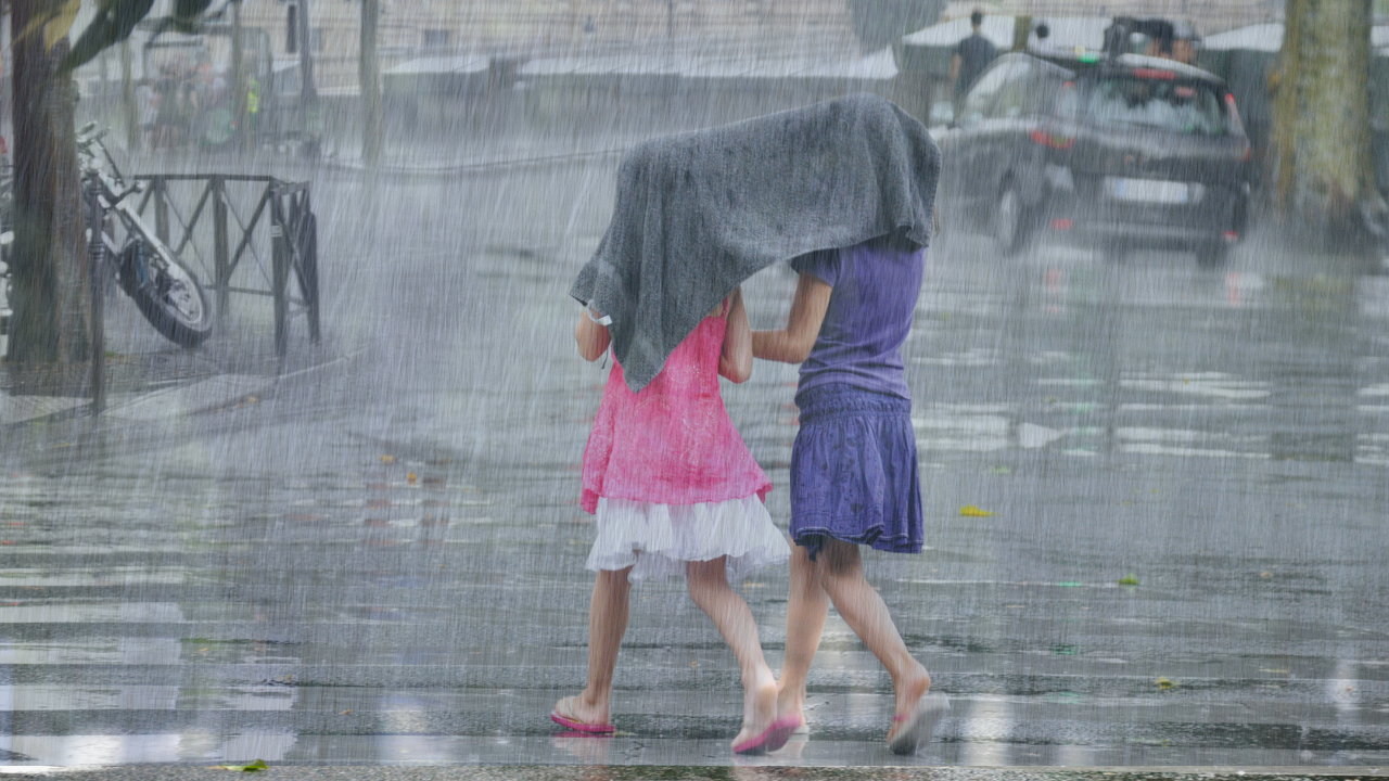 Chennai School Holiday Tomorrow Highlights Chennai Puducherry Bangalore Schools Closed Tomorrow Due to Heavy Rains