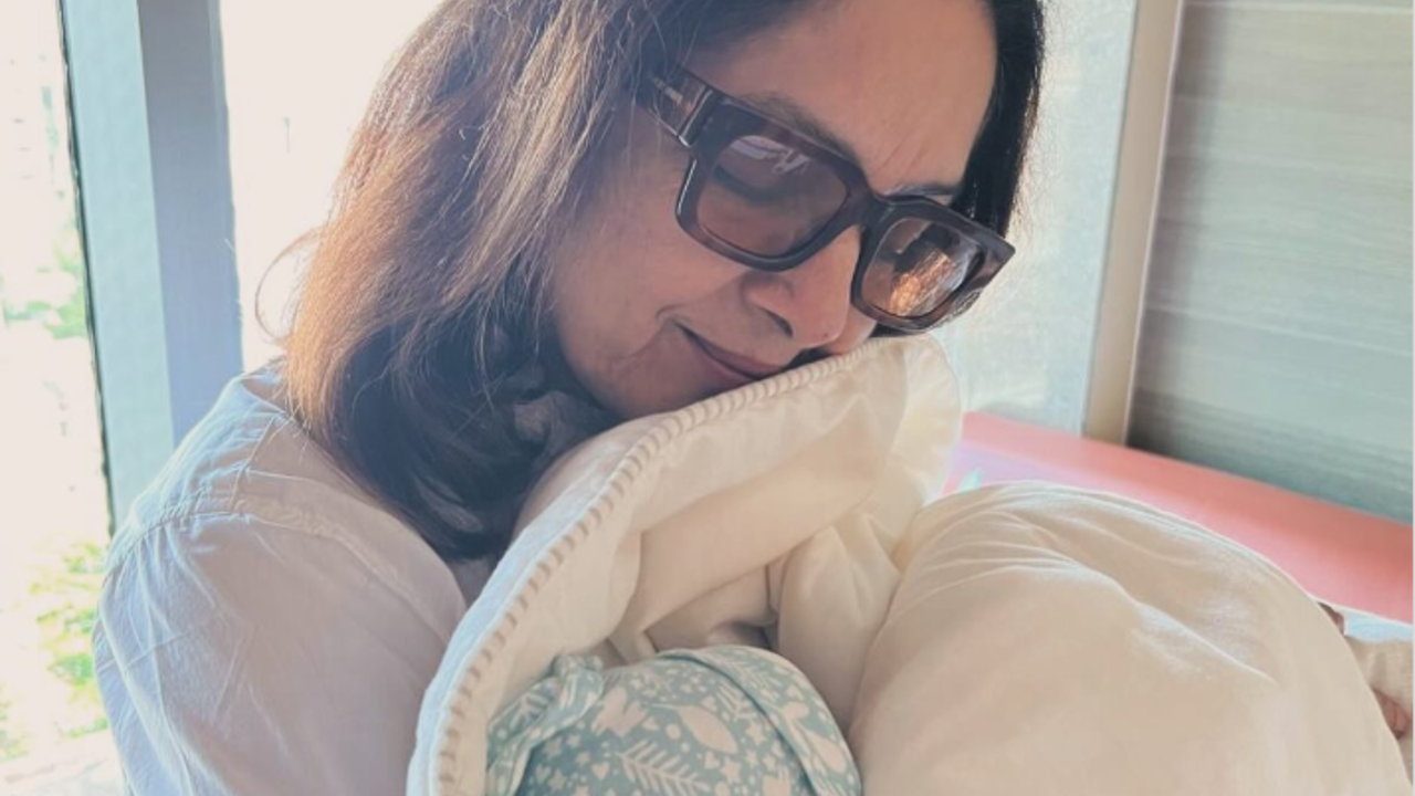 'Nani Maa' Neena Gupta Holds Daughter Masaba's Baby Girl Close. Poses Adorably With 'Beti Ki Beti' - See Pic